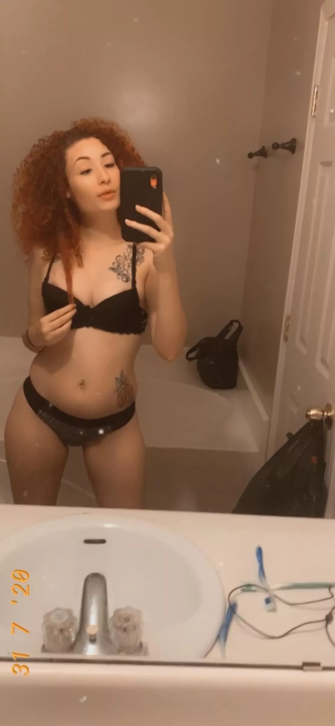 Available for cam calls 🫶🏼