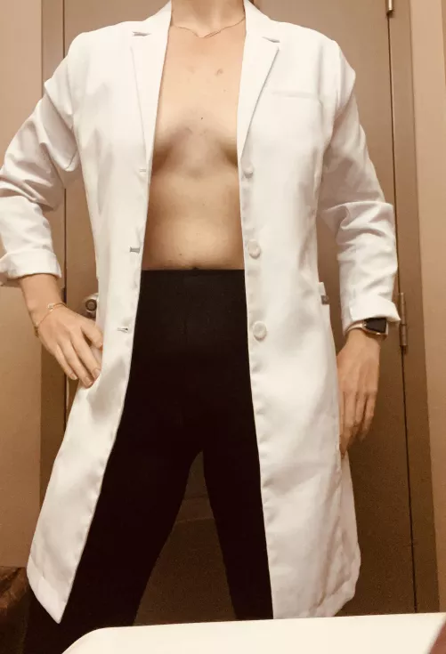 Back to work a[f]ter a long weekend 🩺 and in my black tights 🤫