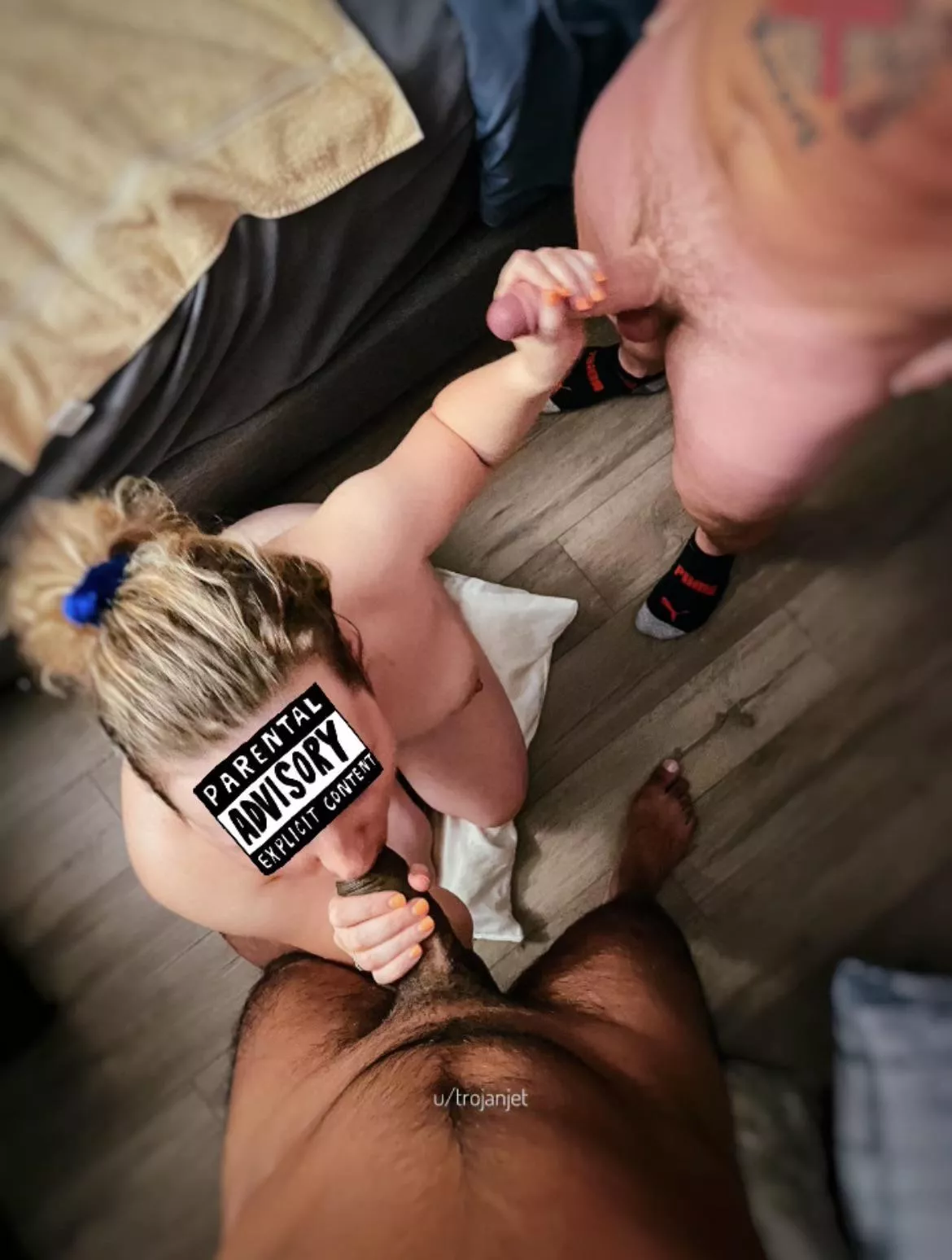 Blowing my boyfriend and a random guy we found online [MFM]