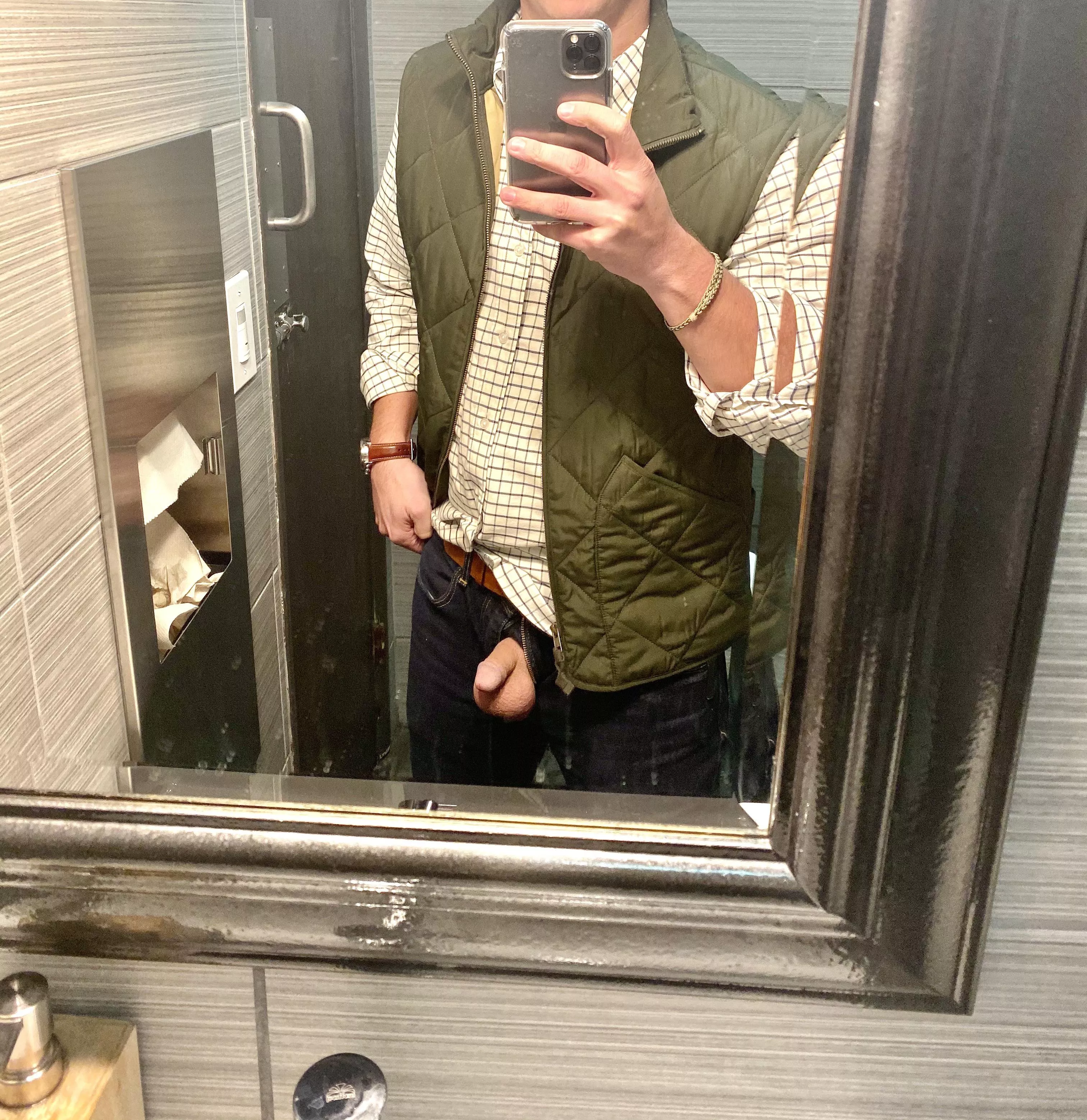 Didn’t lock the door for this 😝