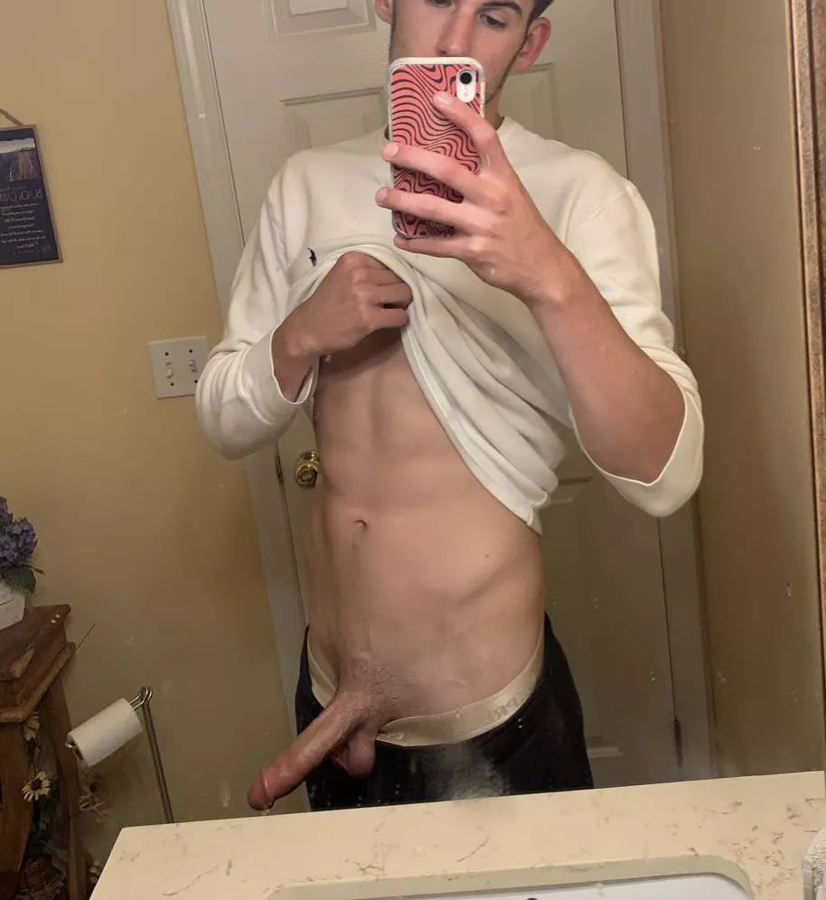 Got off work a little early ready to kick back and relax😉