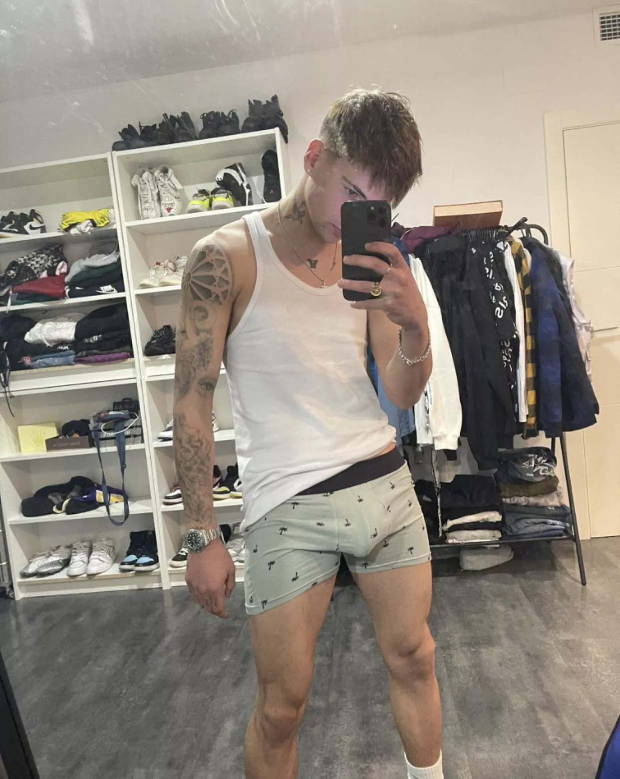 hmu if you wanna see more or just wanna be friends