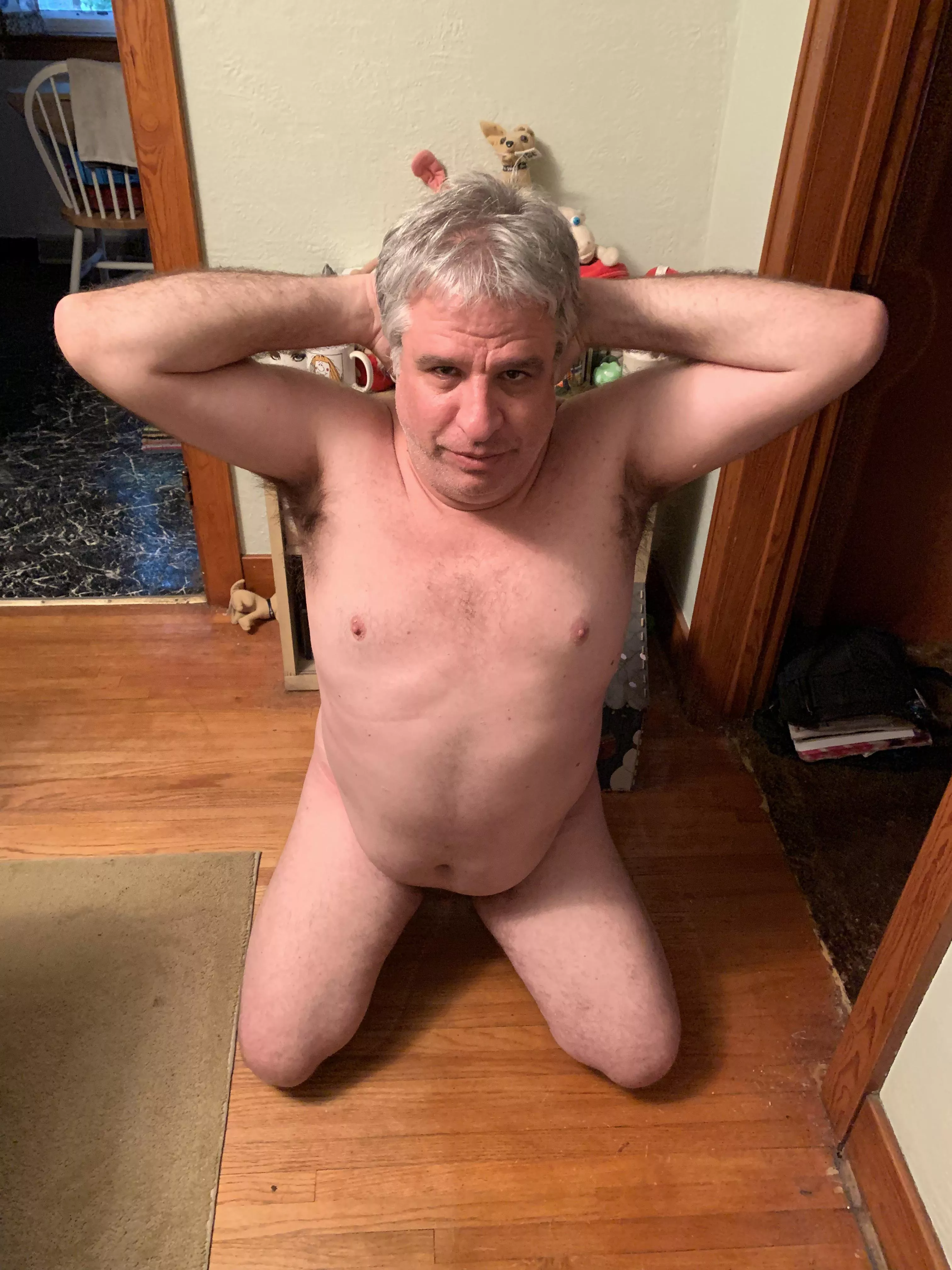 I have a foot fetish and would love to meet guys in western New York State who would like their feet worshipped.