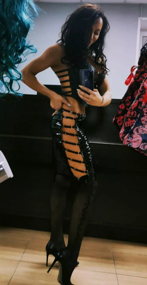 Is this a good datenight outfit? Or is it too naughty?😜