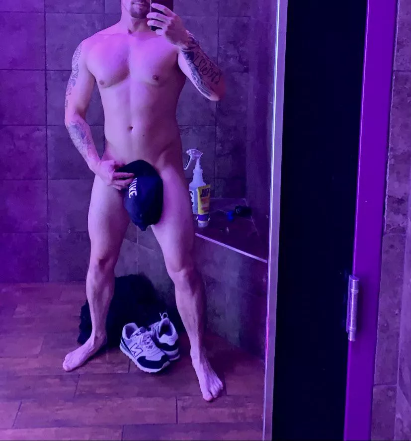 (M) 27. Took a lot of courage to post.. Have at it.