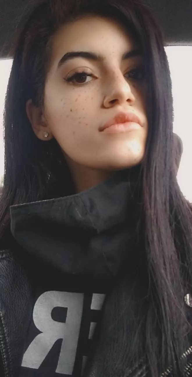 [selling] Ownership//Sessions//audios//tasks//Cuckold//Skype//Keyholding//Feet worship//Debt contracts (Level 1, 2, 3 and 4) Kik: angelgoddess263