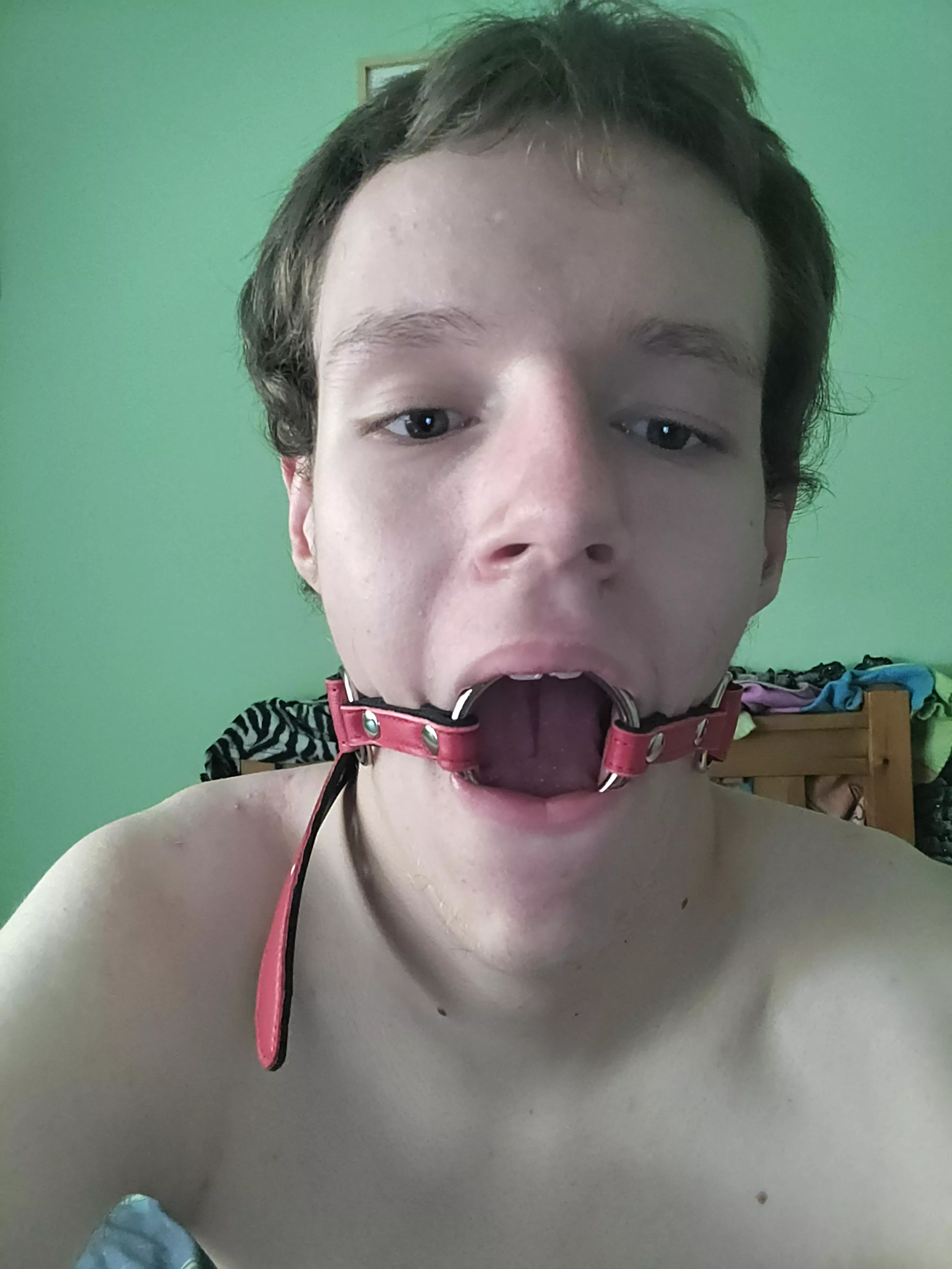 Trying out my first ring gag. Made me drool a lot haha [OC, Non-Binary]