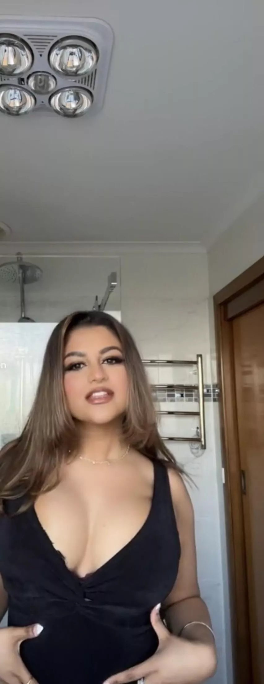 What do you think of her, what would you do (no nudes)