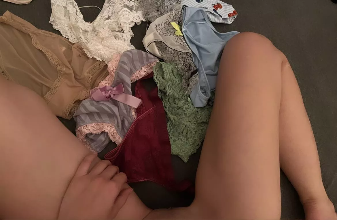 Which panties should I wear to bed? 🤭🍒 Tell me in my PMs [selling] [xxs]