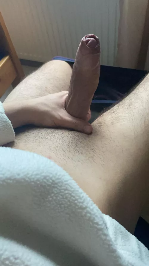 who’s gonna worship my fat dick?
