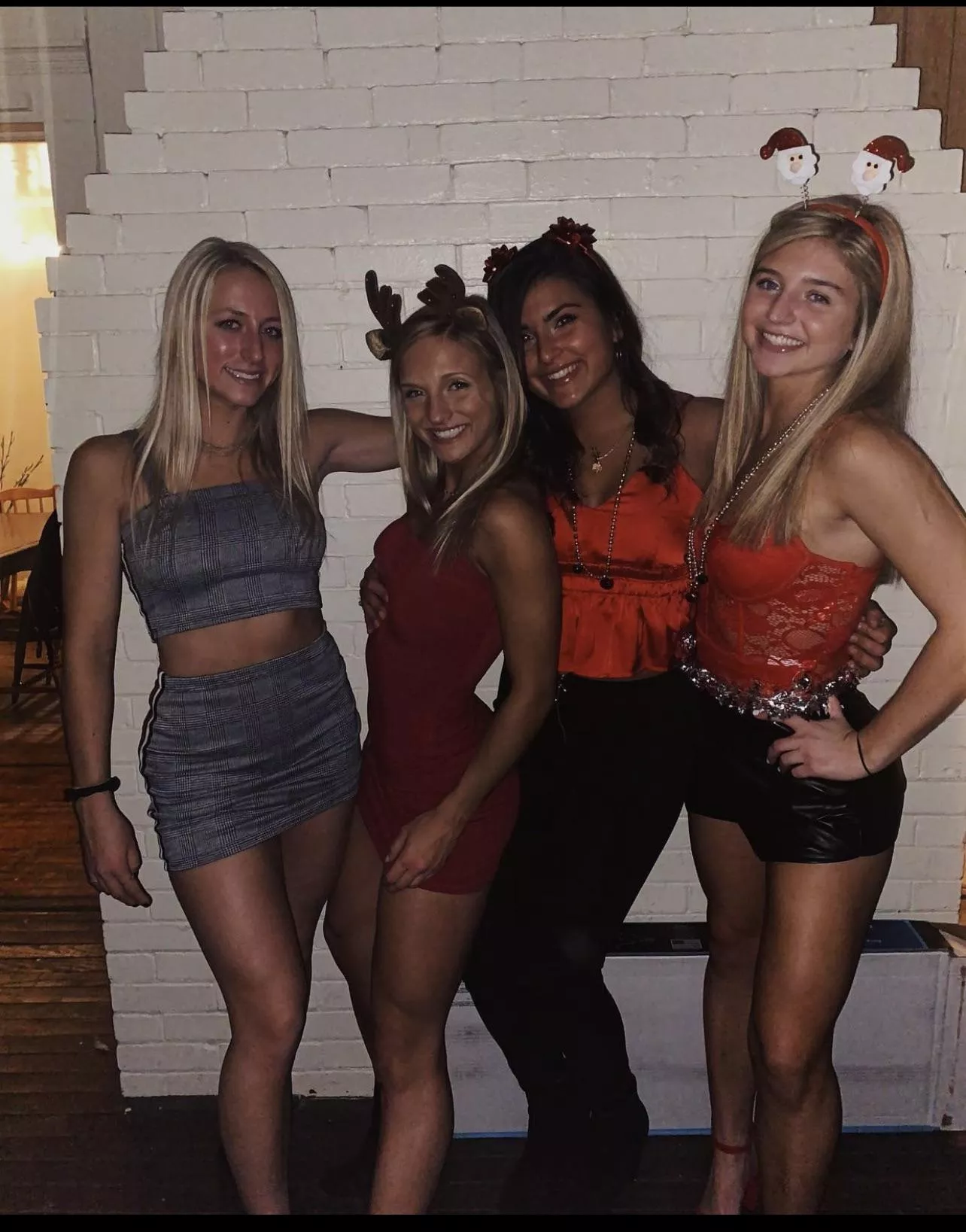 [4] College Babes.. 🥰