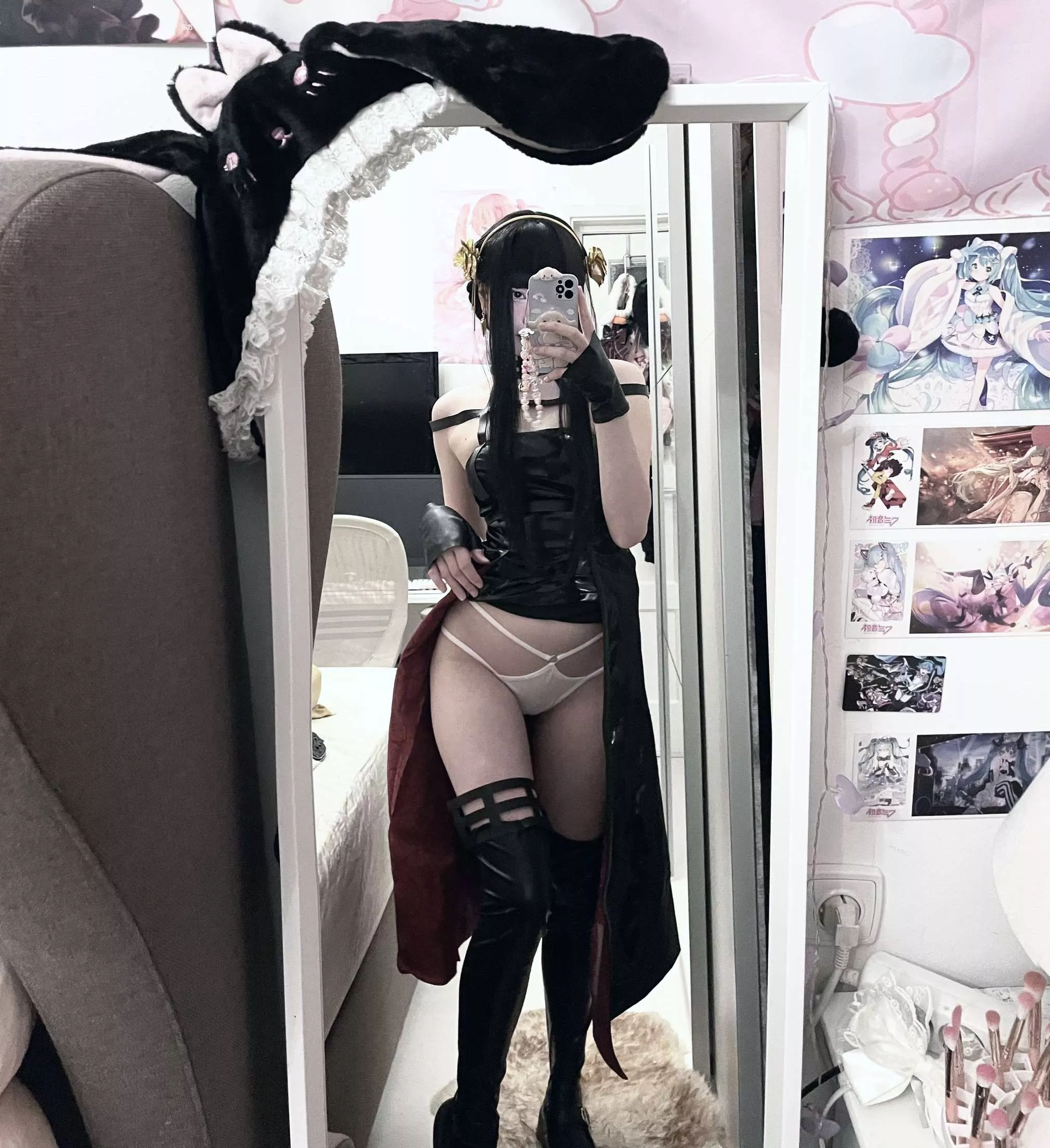 do u like my sexy cosplay ? 😘