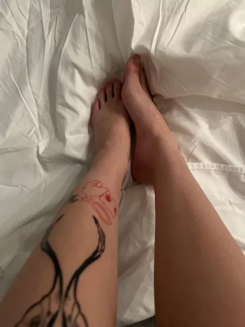 Hello, names Faith! Im 21 years old and wasian! First time here so I’m a little shy 🙈 but what do you think? ;)