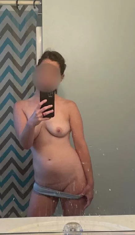 [image] old enough to be a mom to some of you, still interested?