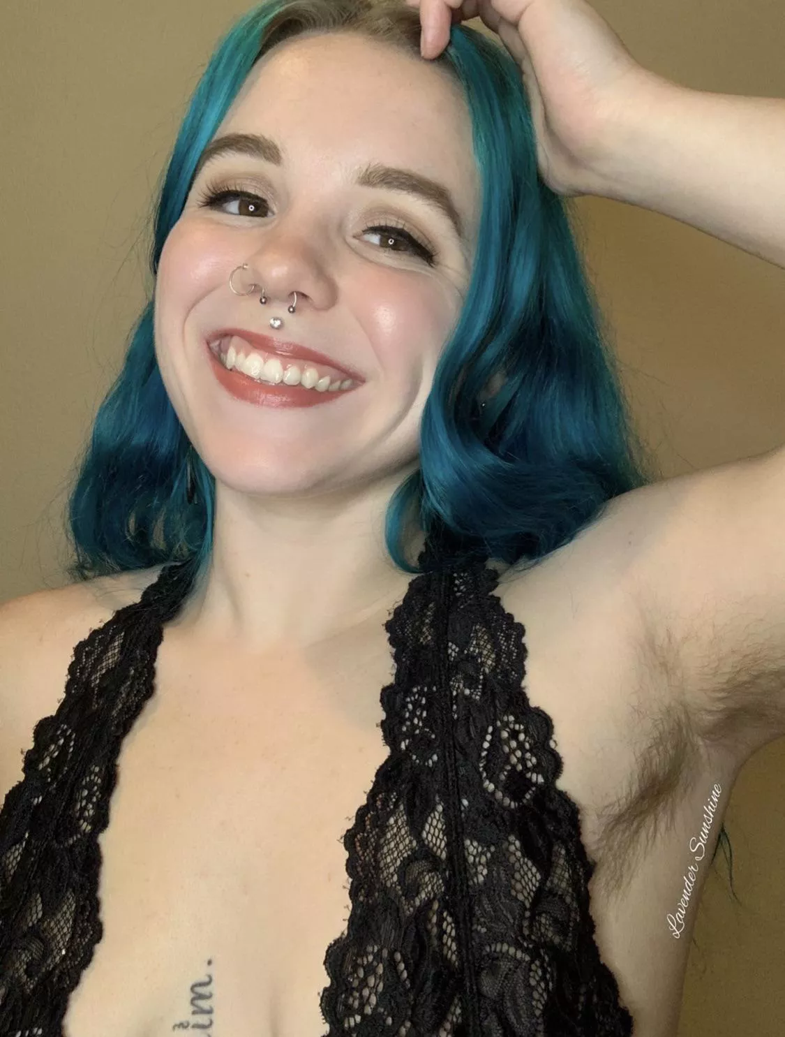 In need of a lover who isn’t afraid of some armpit hair!