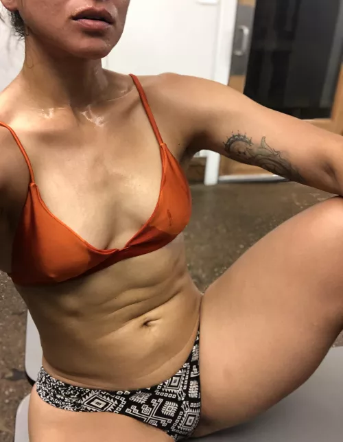 Just got out of the sauna .. lick my sweat ?🧖‍♀️ ☺️😛