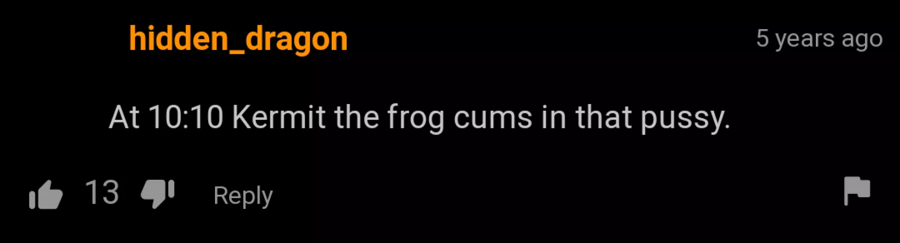 Kermit The Frog getting some action! 🐸🐸