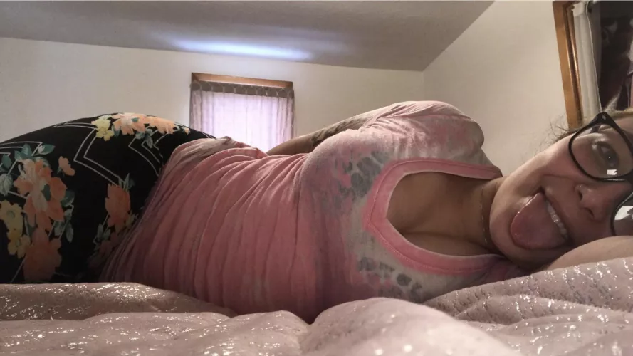 Maybe I’ll wear my glasses to bed 😘