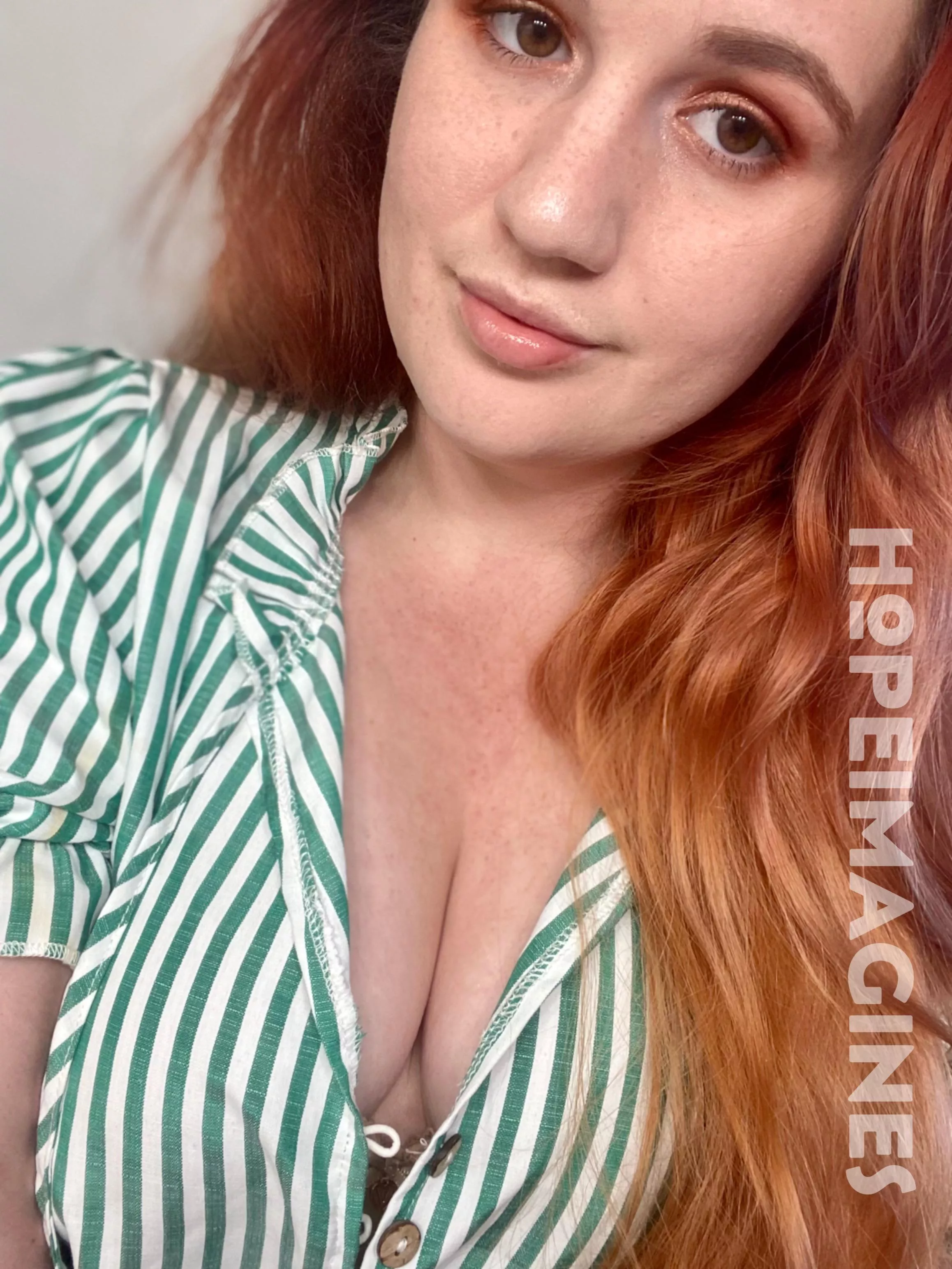 Off to work today, hope the tips are nice 🫦