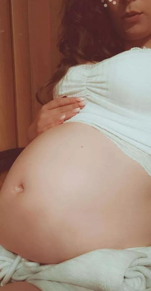 Oh God, the belly hurts, but I have to eat more cuz I am still hungry 🥵