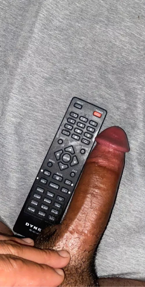Roku remote wasn’t big enough 😉Rate & dm me 🍆