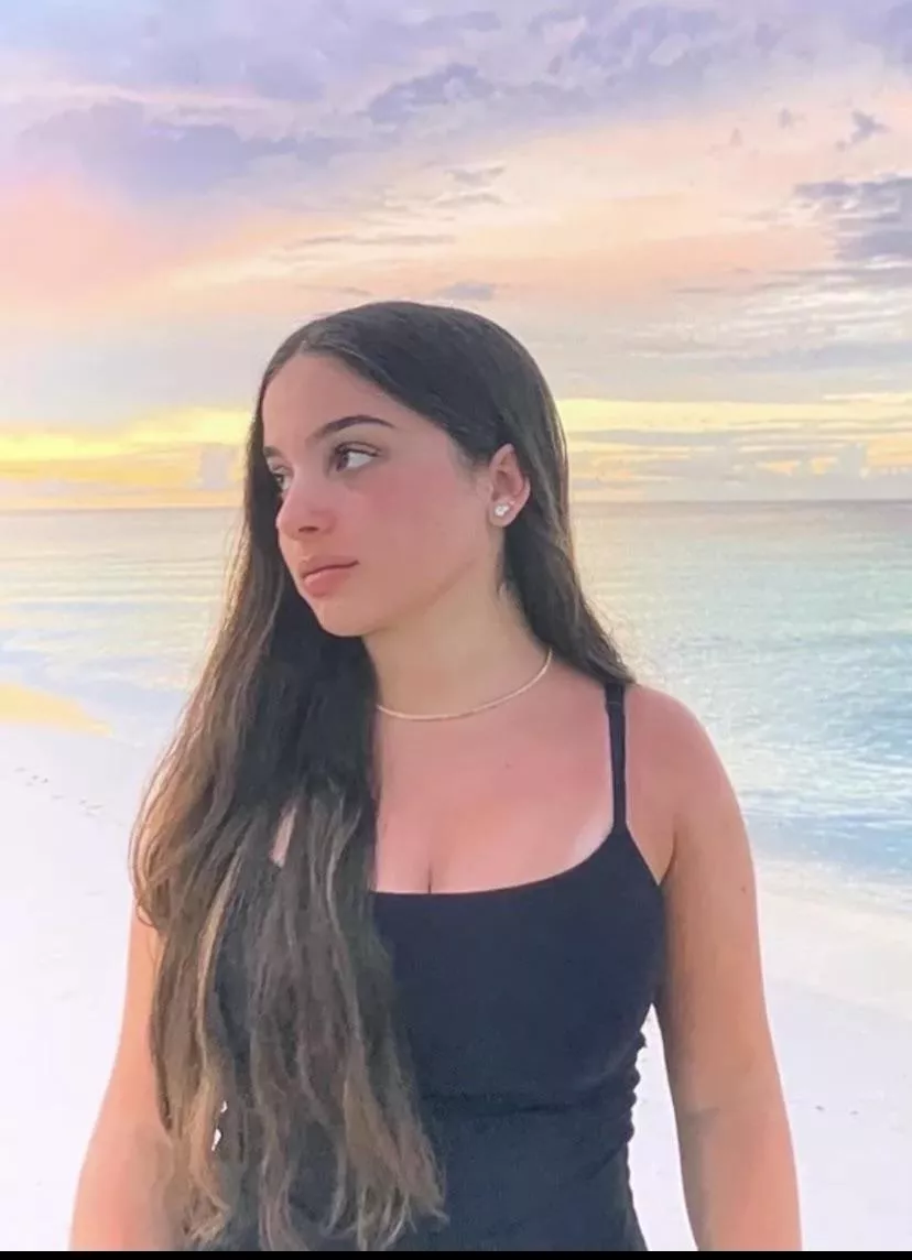 Shes never been tribbed before please trib send to kik: xxbbuser