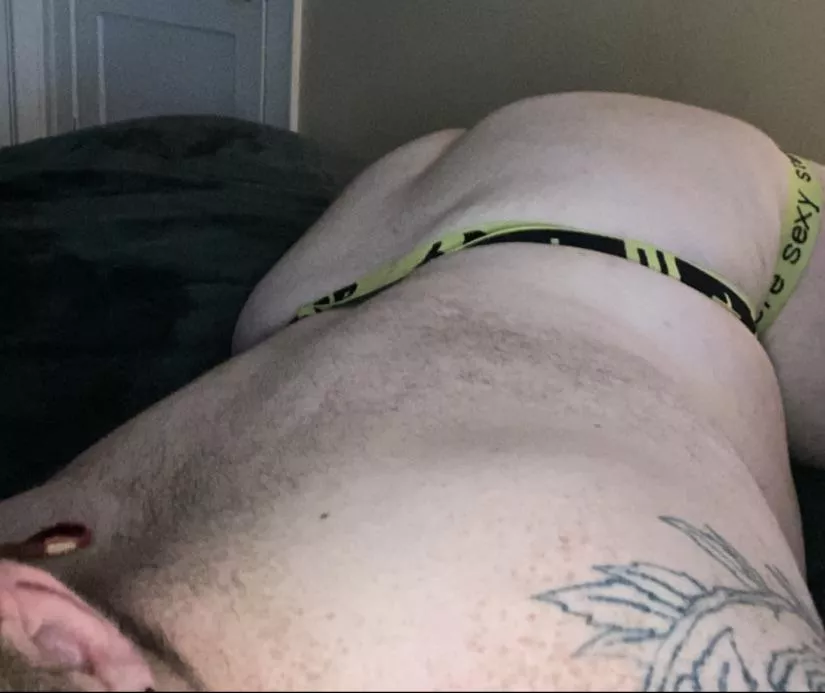 Waiting on my girl to fuck my ass with the strap 🍌