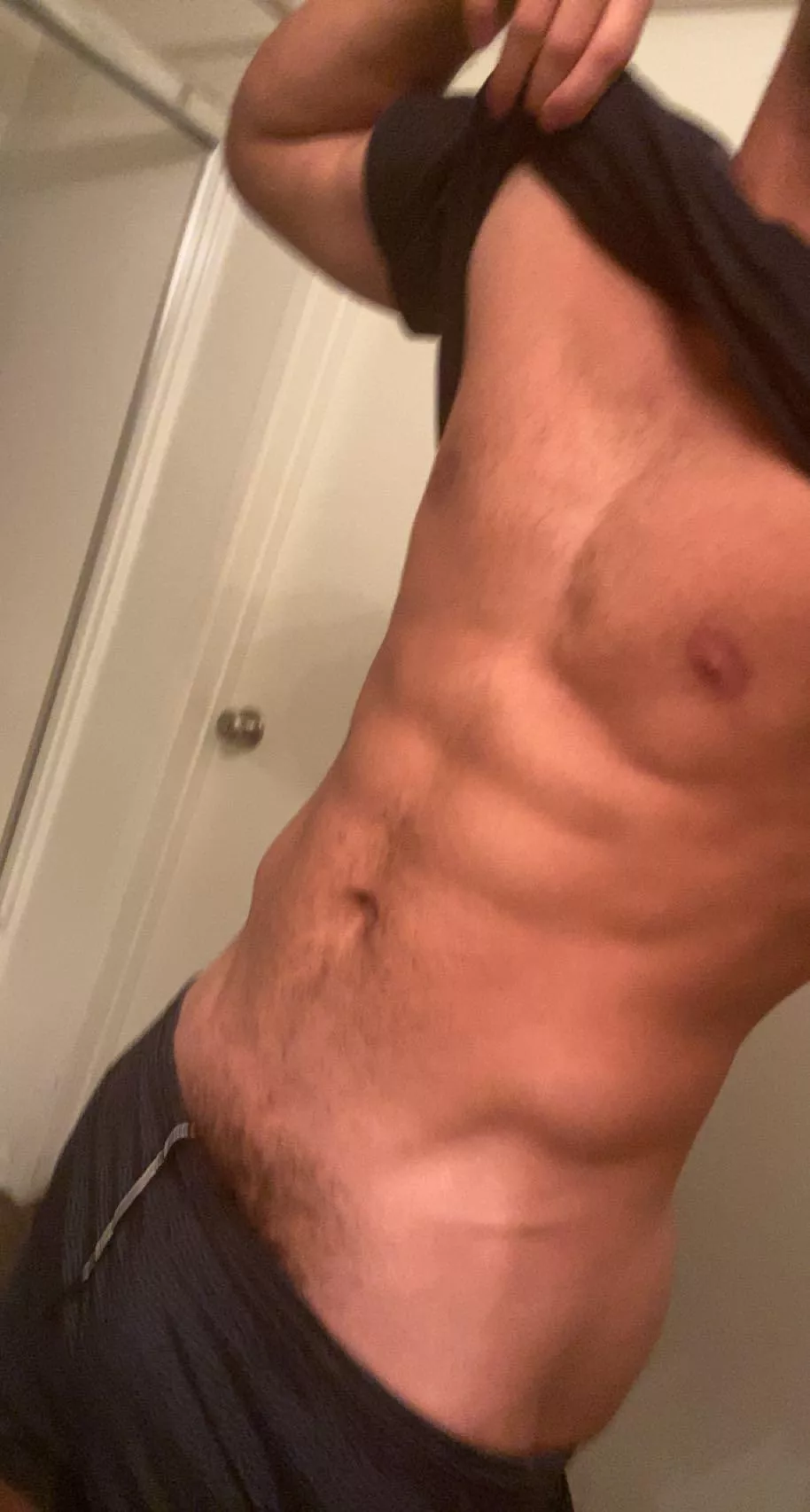 Athletic gym bro (21) start from the top👅