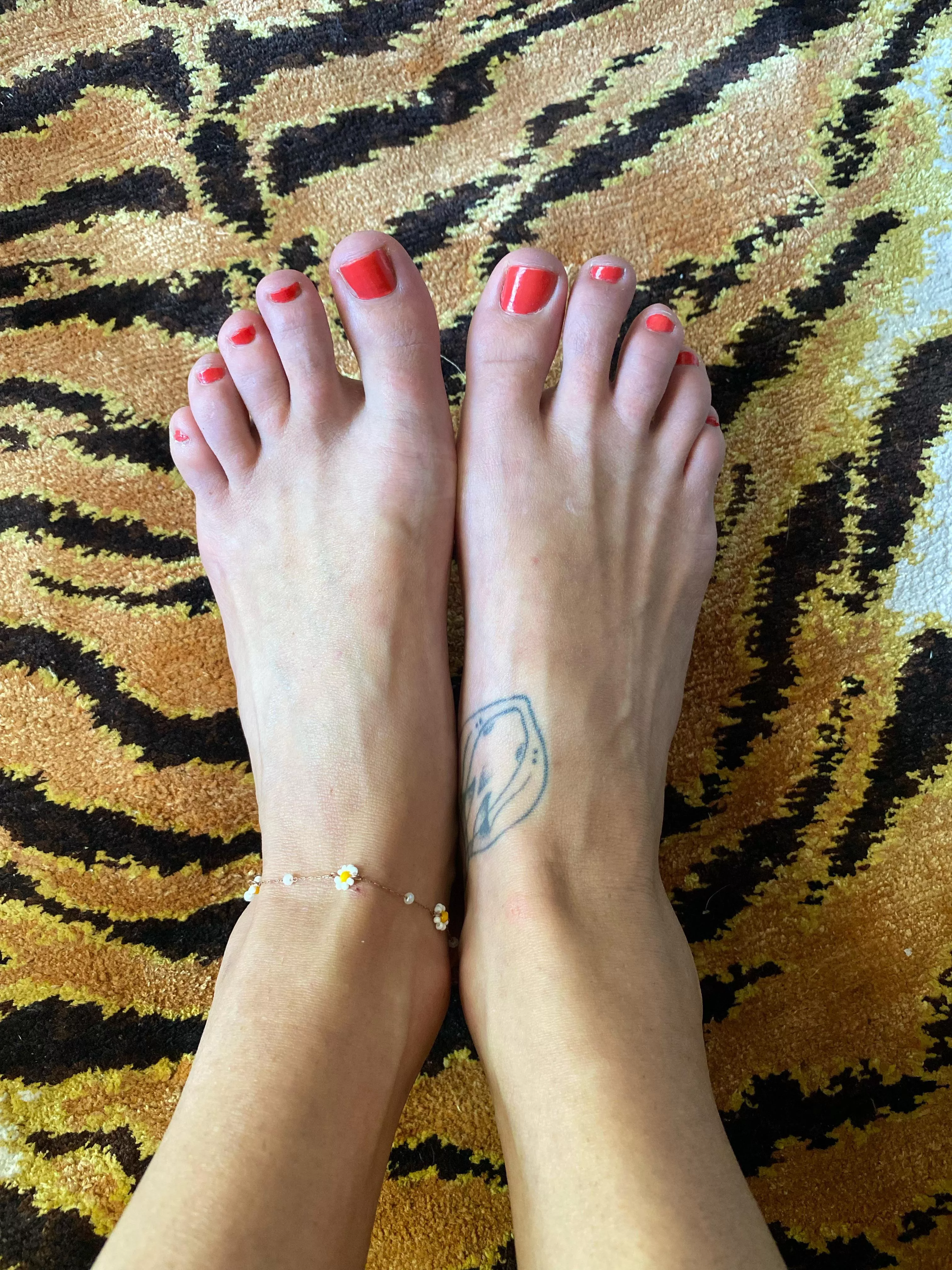 Do you like my anklet?