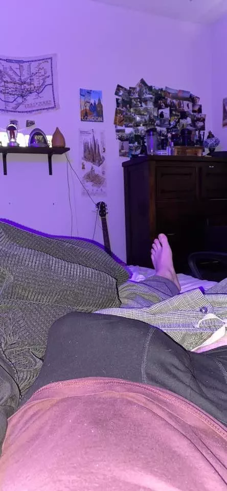 guess my size, whoever gets it right i’ll send 10 bare pics