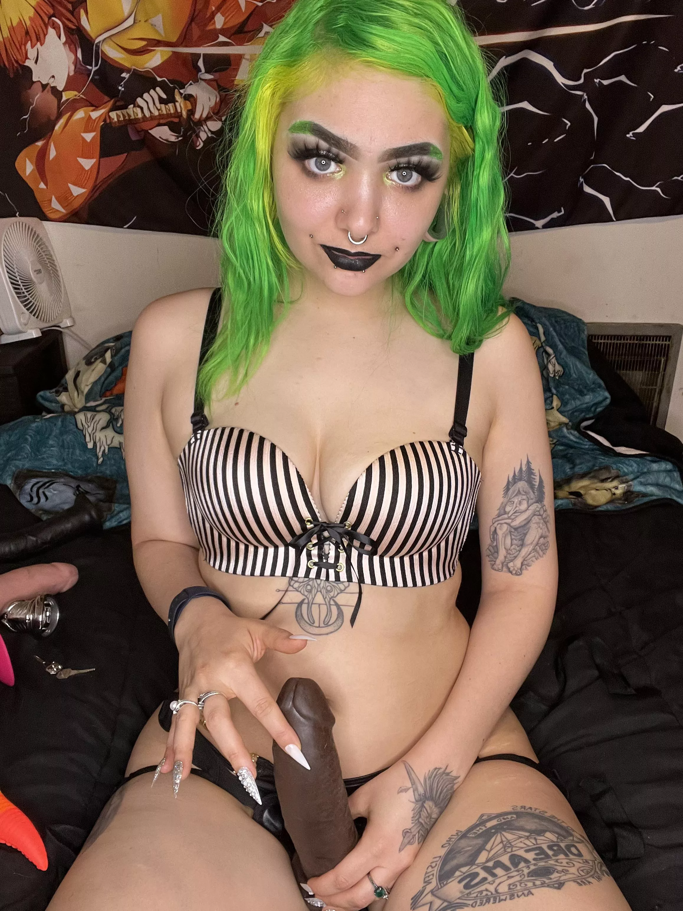 I don’t ask for control, I take it. Your need to learn it’s place beneath me, like the pathetic beta bitch you are. 😈 SPH• CEI •CBT •Cuck • Pegging •Edging• Chastity • Snap: @elmskittykat Telegram/Kik: @xdaddyslittlekittyx [cam][vid]