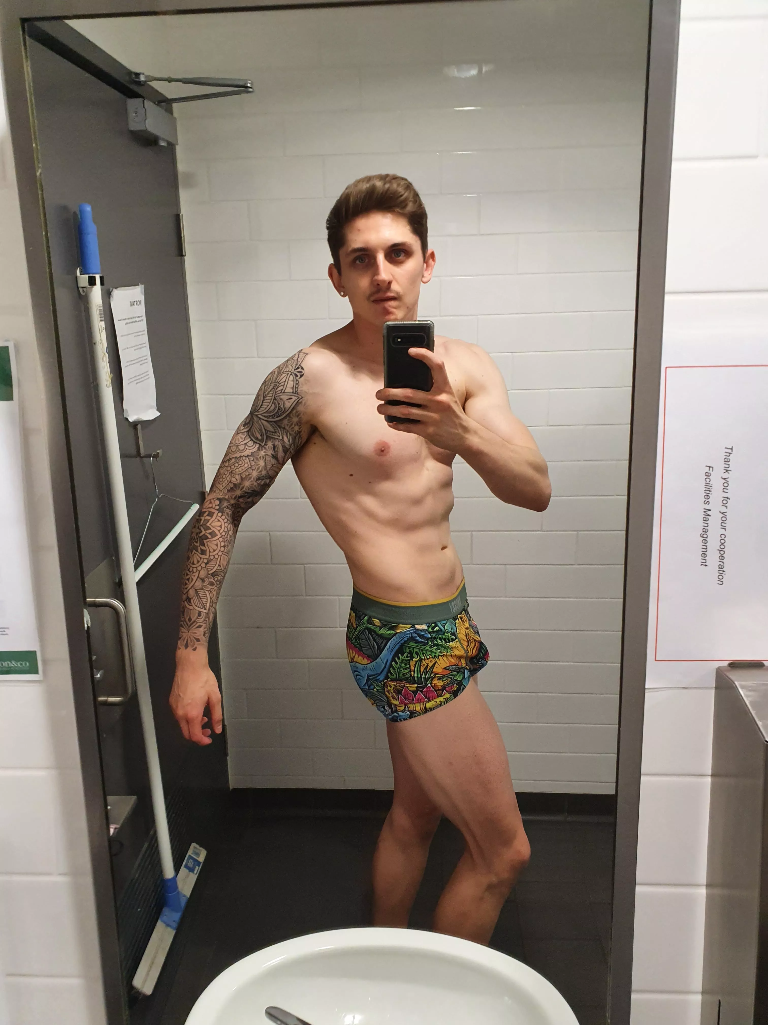 (m) Quick happy snap post gym before getting 💦💦