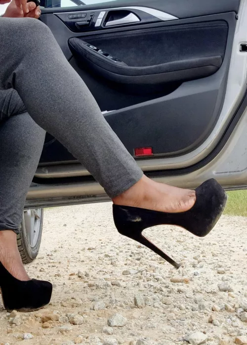 New to the group! I love wearing heels! Drop me a line and say hello