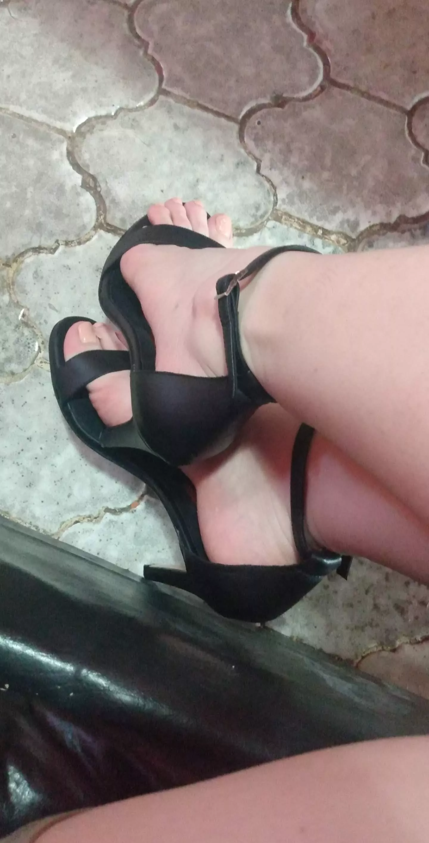 [selling] You're only useful when you're on your knees kissing My feet. Kik: angelgoddess263