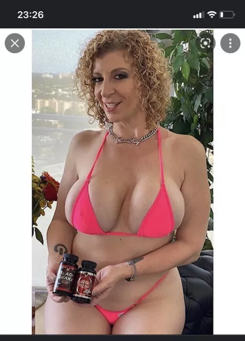 Someone come talk about her dm me