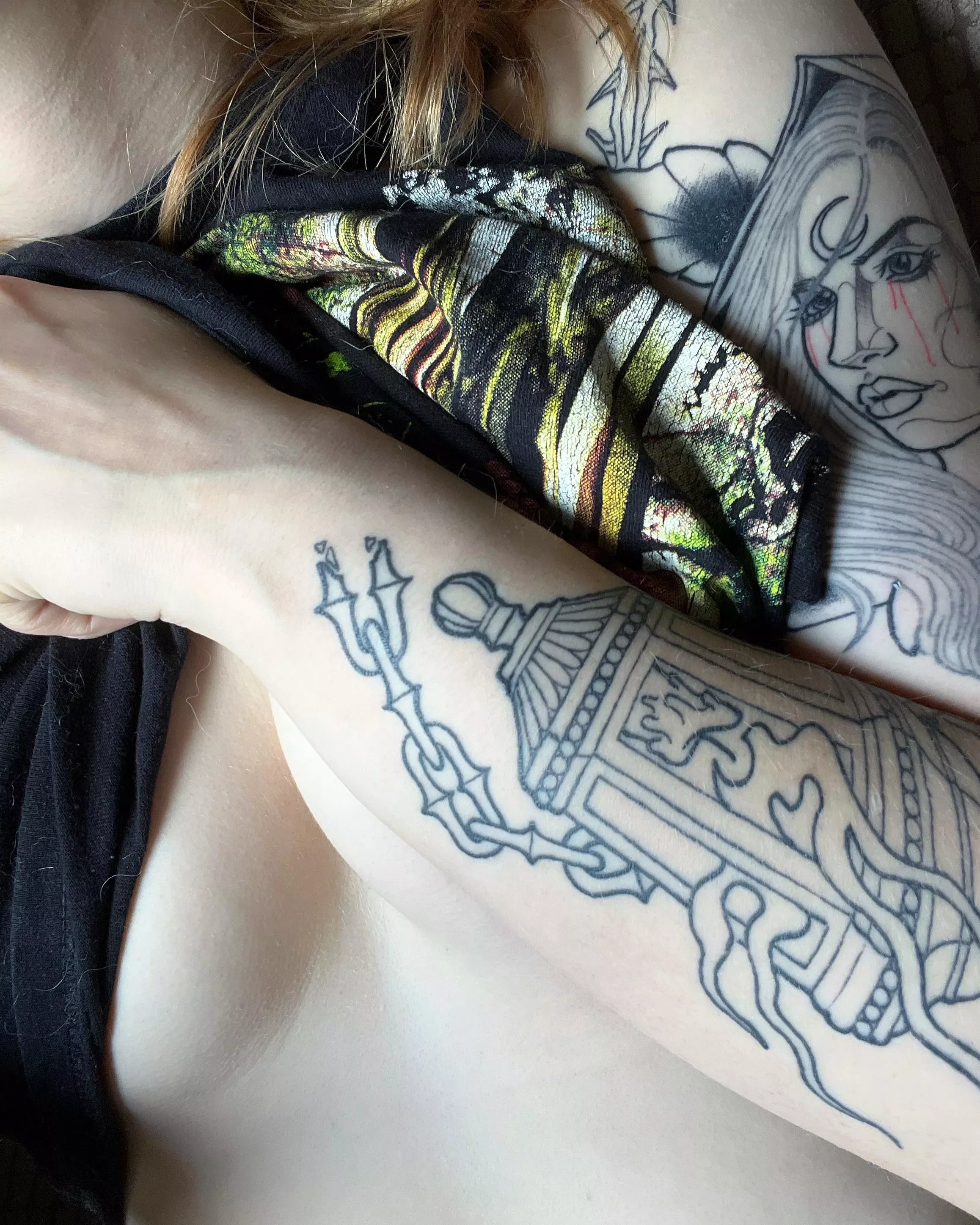 Tank top and no bra? Don’t mind if I do! For more revealing content feel free to check out my OF for 10% off your first 30 days ✨