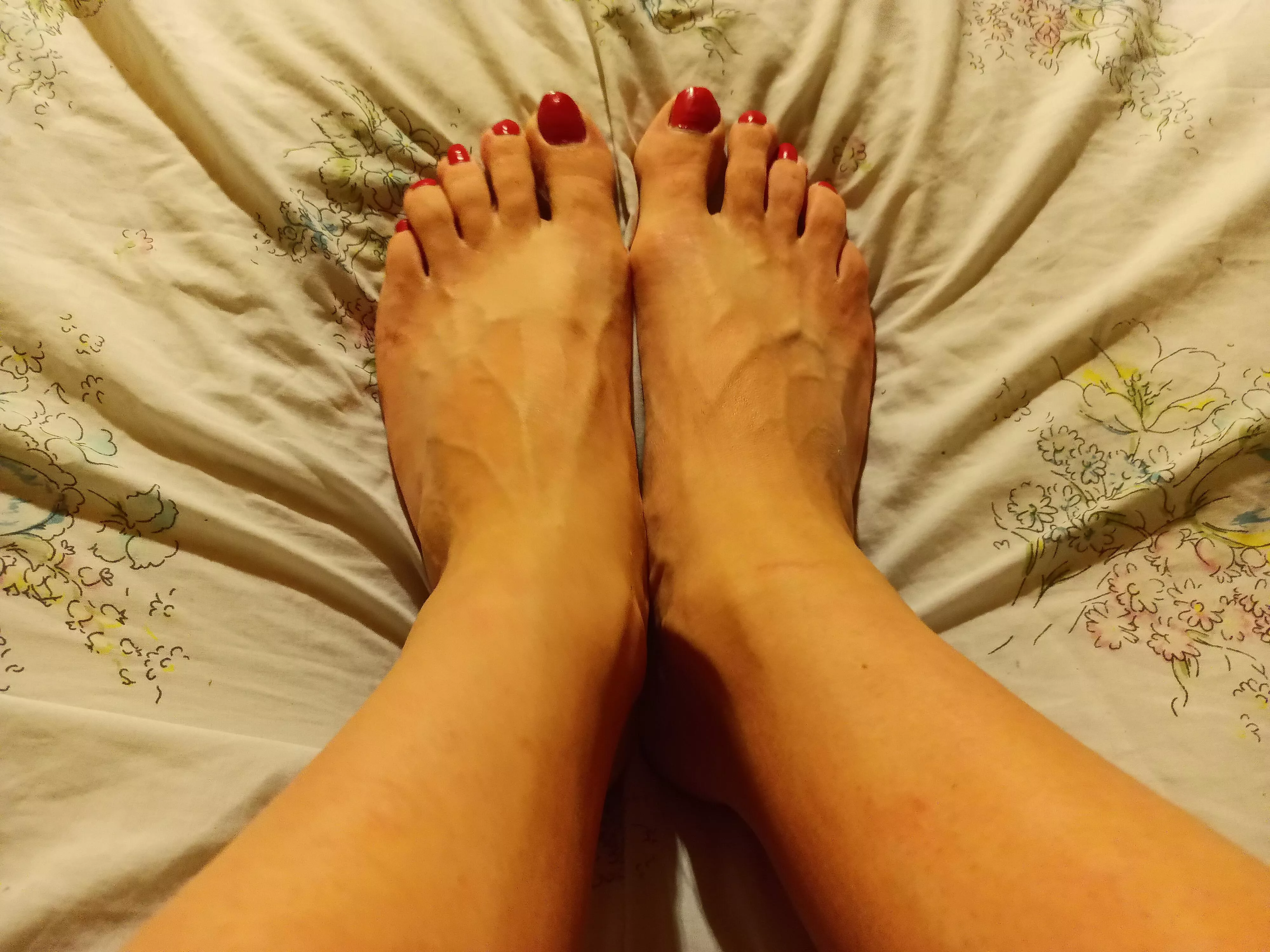 these are the kind of toes that are great for sucking on!