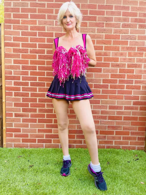 Wanna see Mom shake her Pom poms Son? 🤪