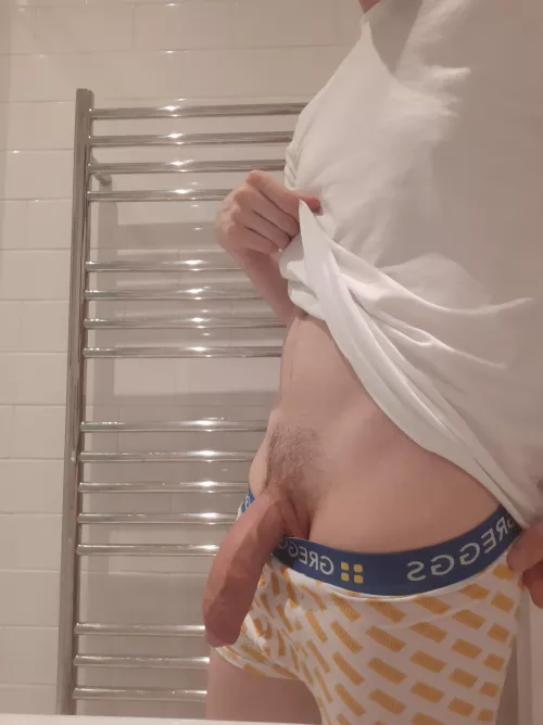 Would you drop to your knees to taste this sausage roll? 🤣