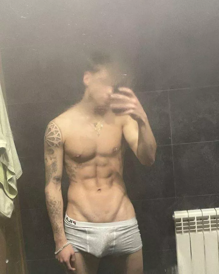 would you worship me ? dm me let’s be friends … or more 😈