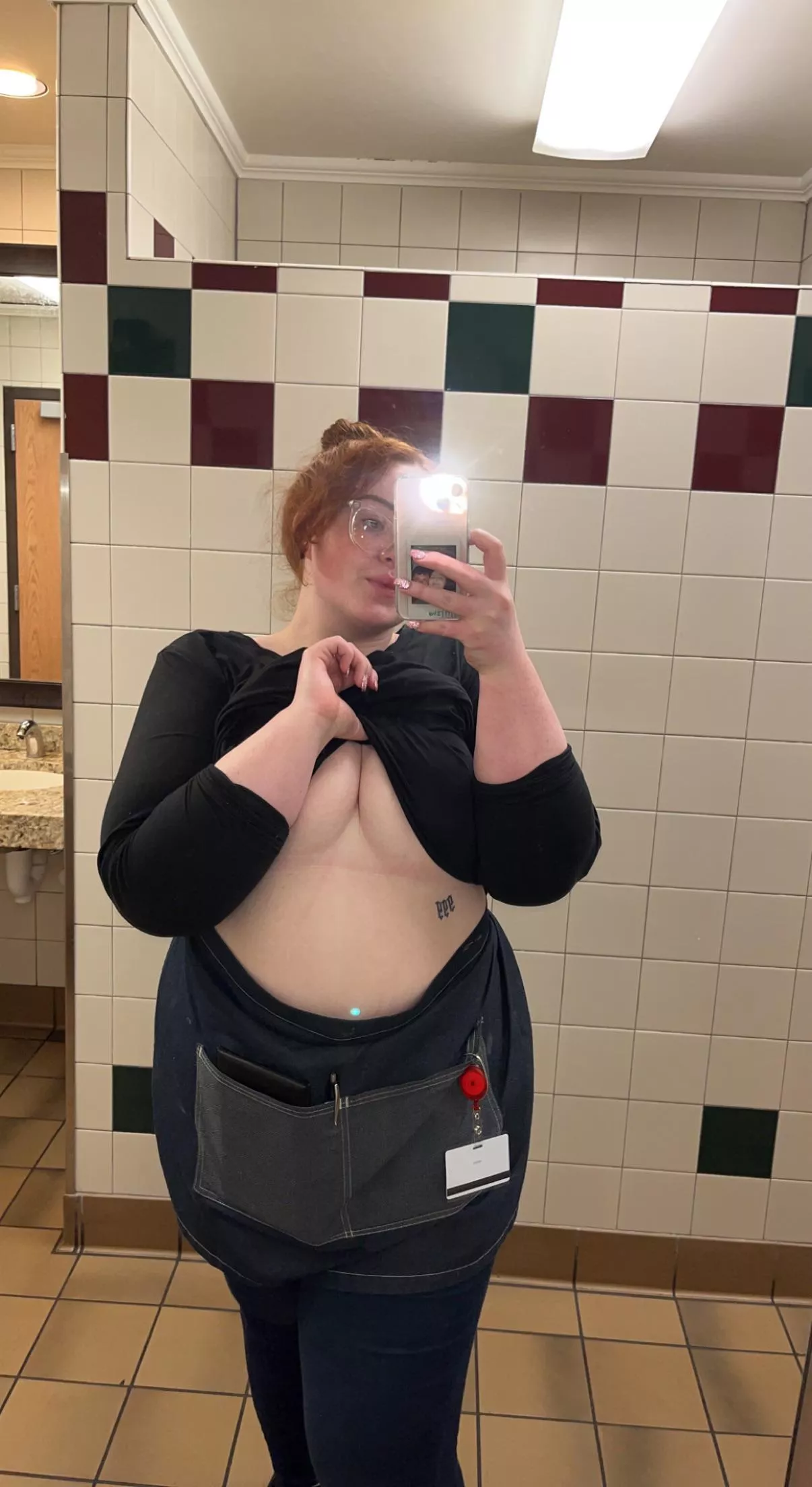 your fav slutty waitress, ready to serve you 🫶🏼