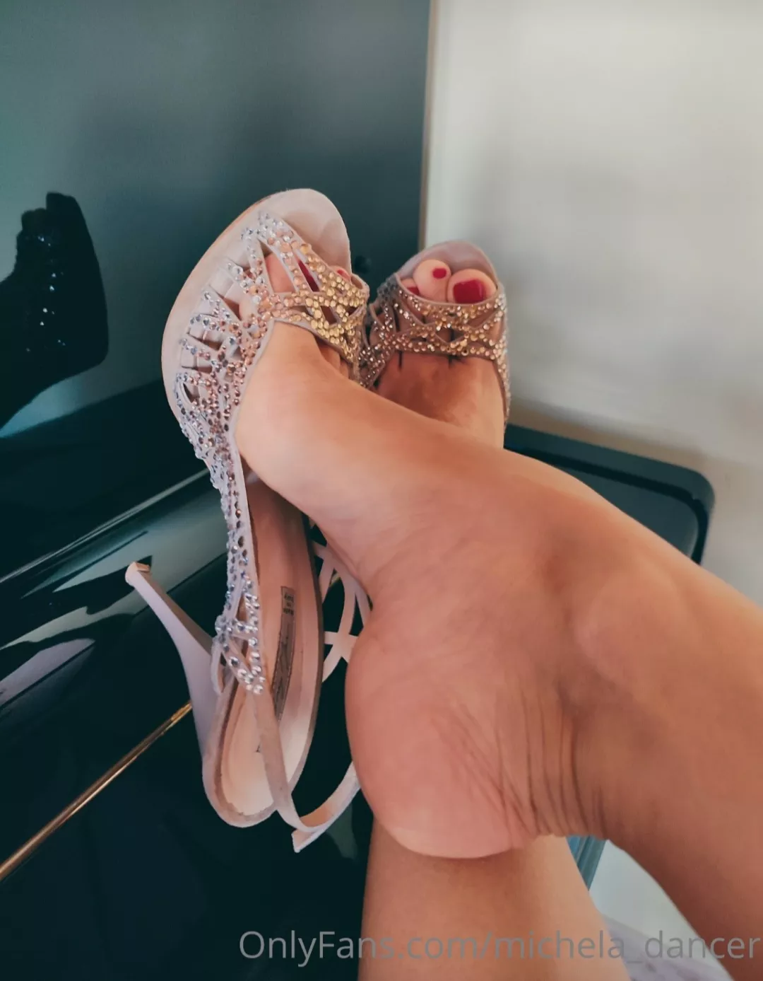 Blings closer to your eyes 🪩