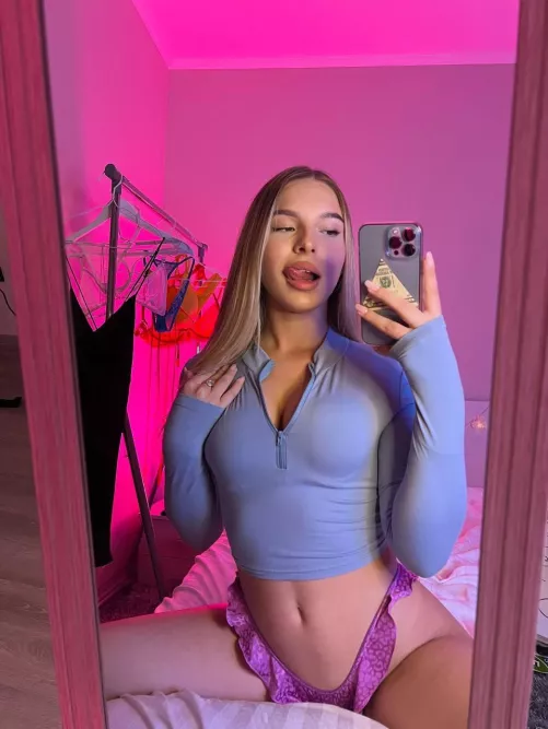 Can I be your ukrainian sex doll? 😈 I love to sext all day and get dirty with you😋 Solo, Toys, B/G, Customs, G/G 😇 Links in comments and on my profile 💕