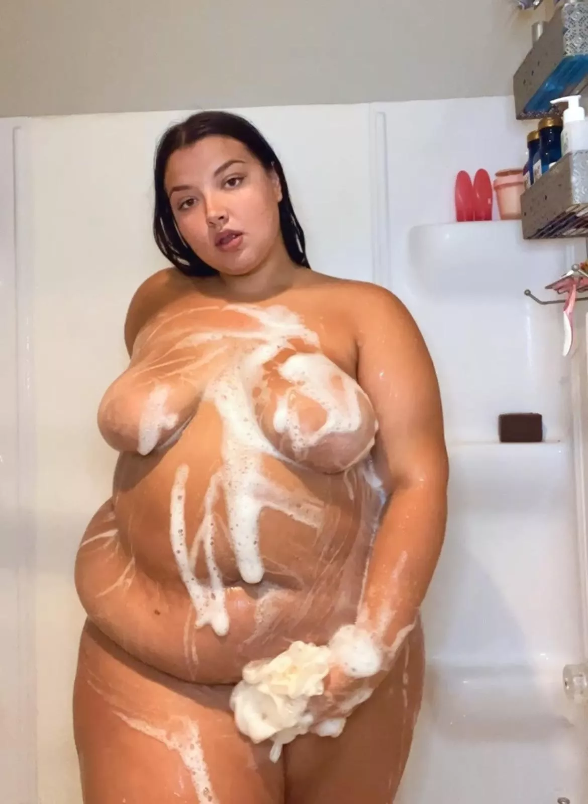 come watch me shower 🫧💗