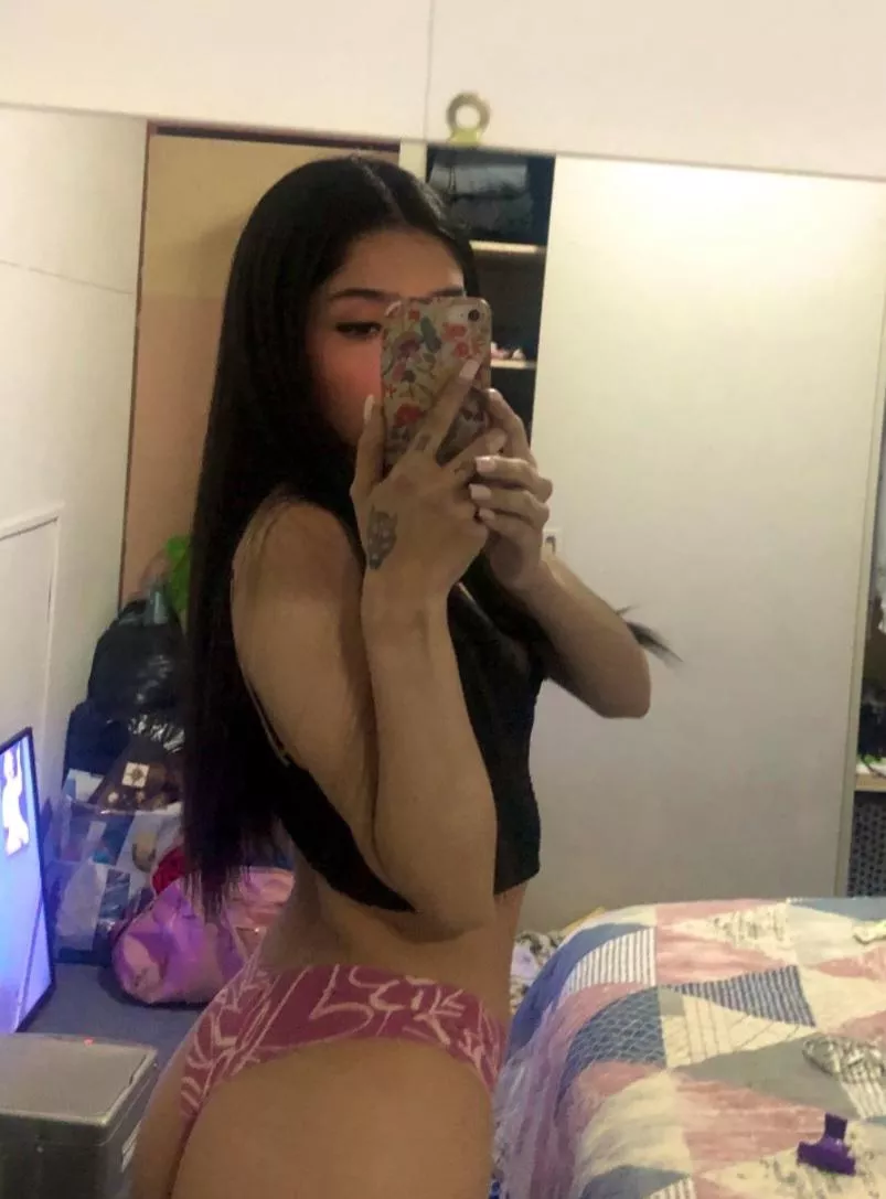 daddy do u allow me to twerk on ur cock? 🤤