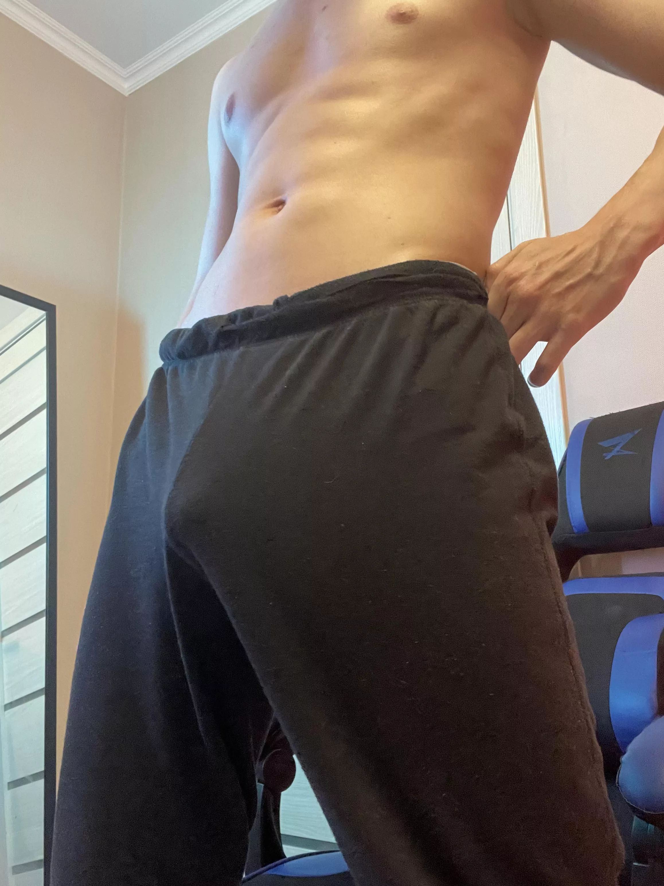 I feel like it’s going to torn my pants! 😏