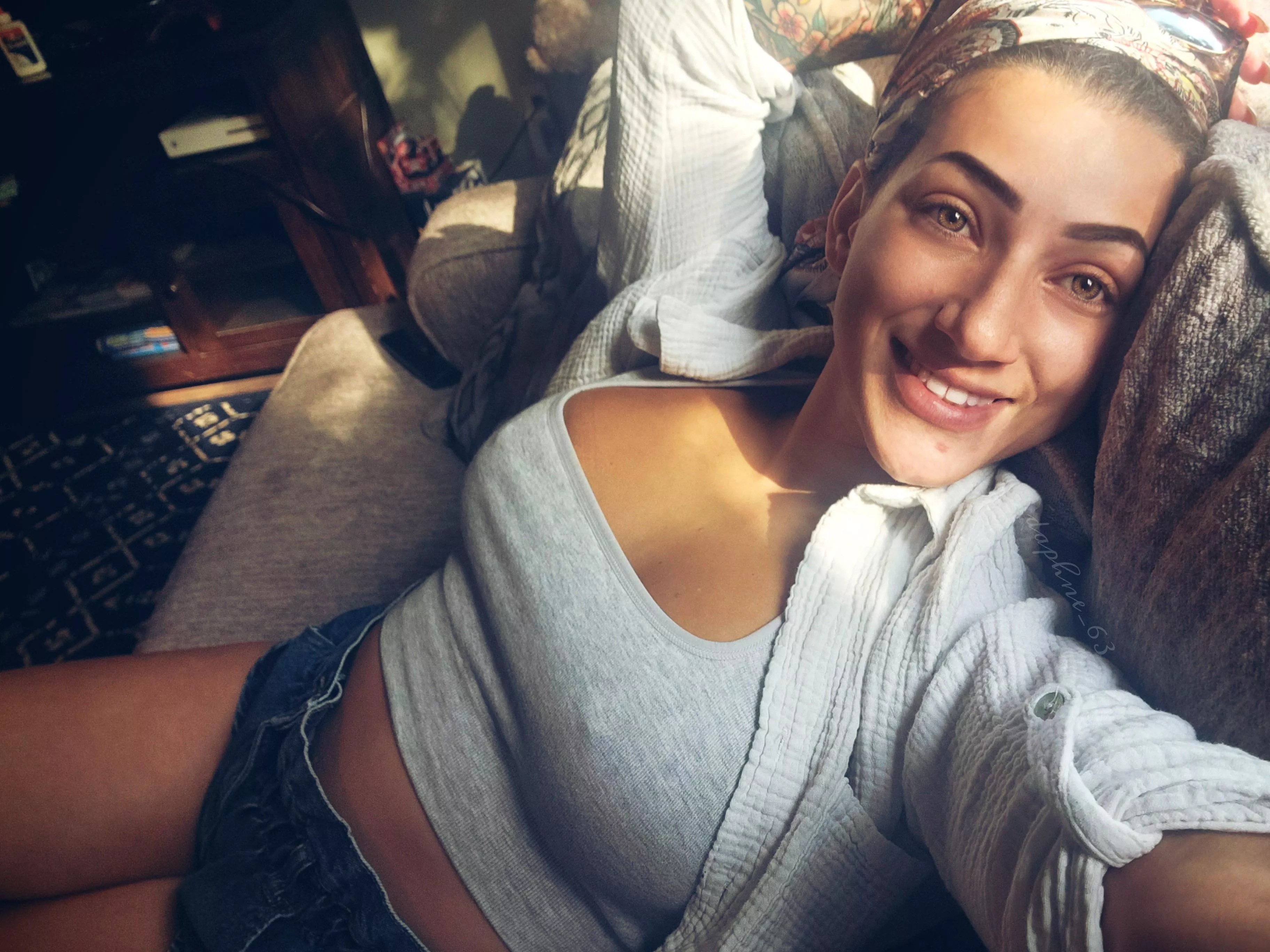 I opted out of wearing a bra today....my mom titts deserved the break and I hope you don't mind