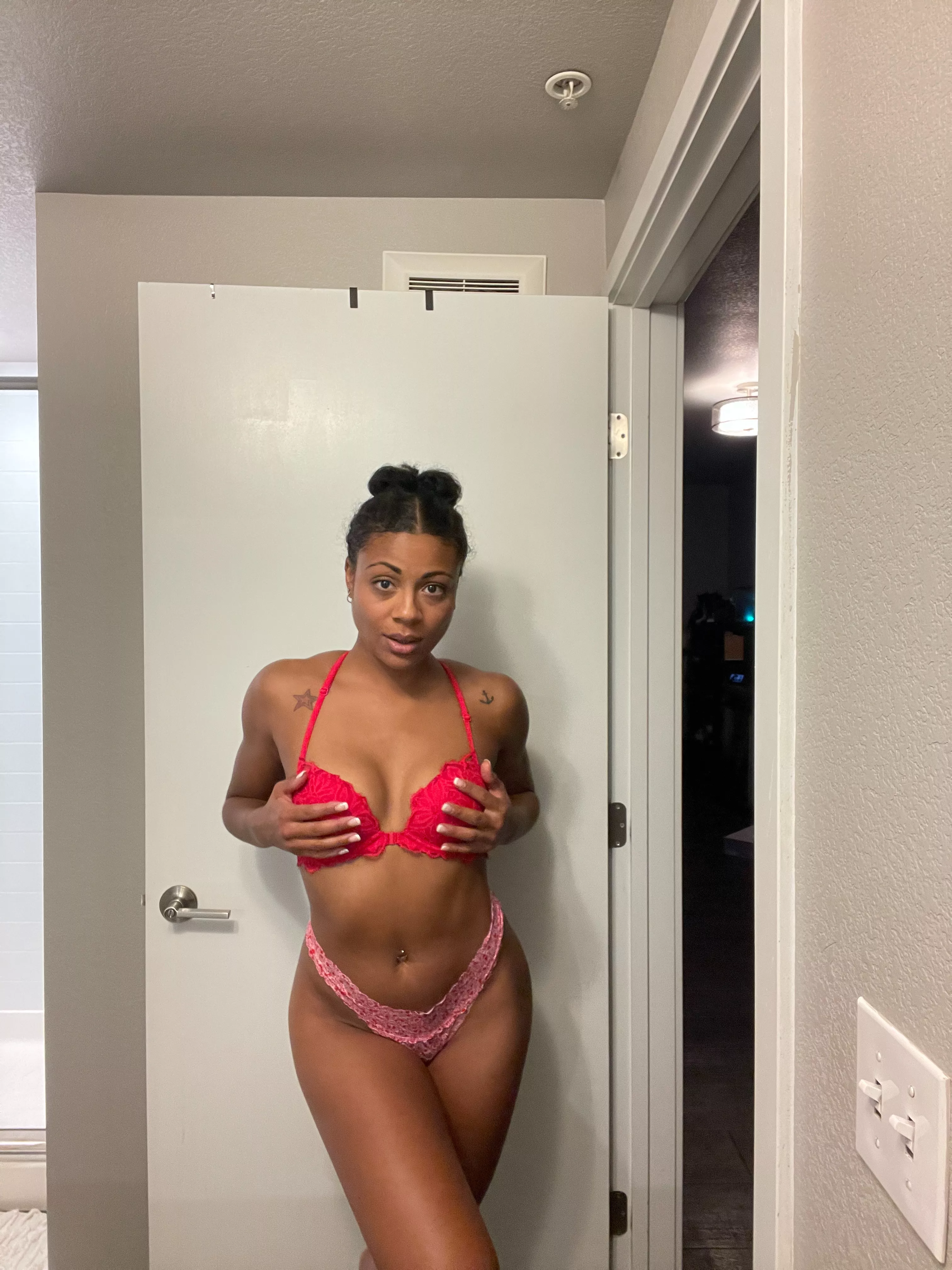 I wanna feel your hands all over my body :)