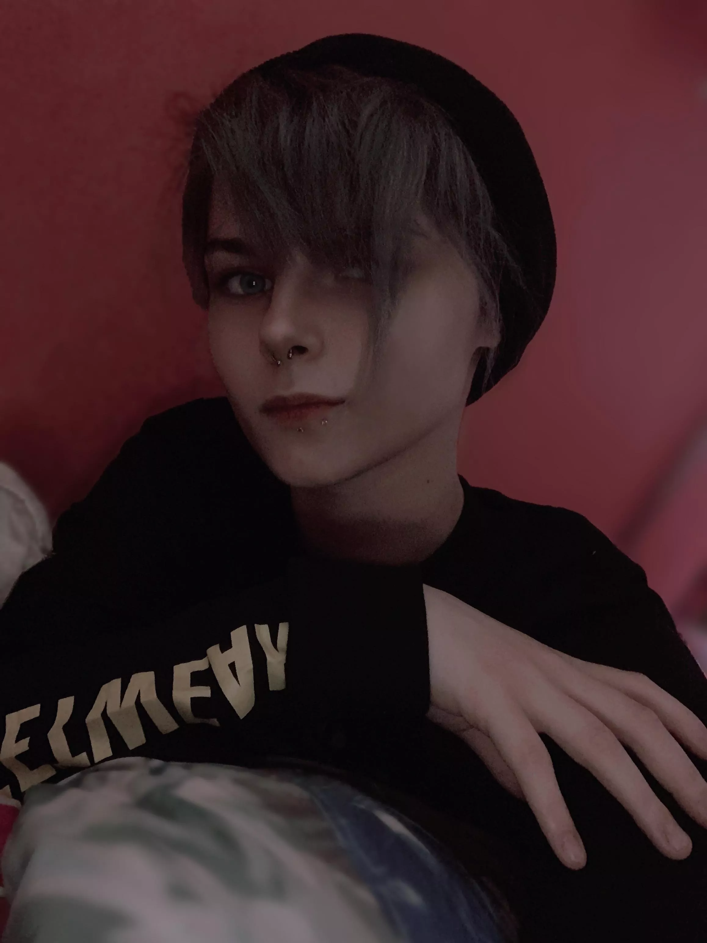 Just dyed my hair silver again 👀