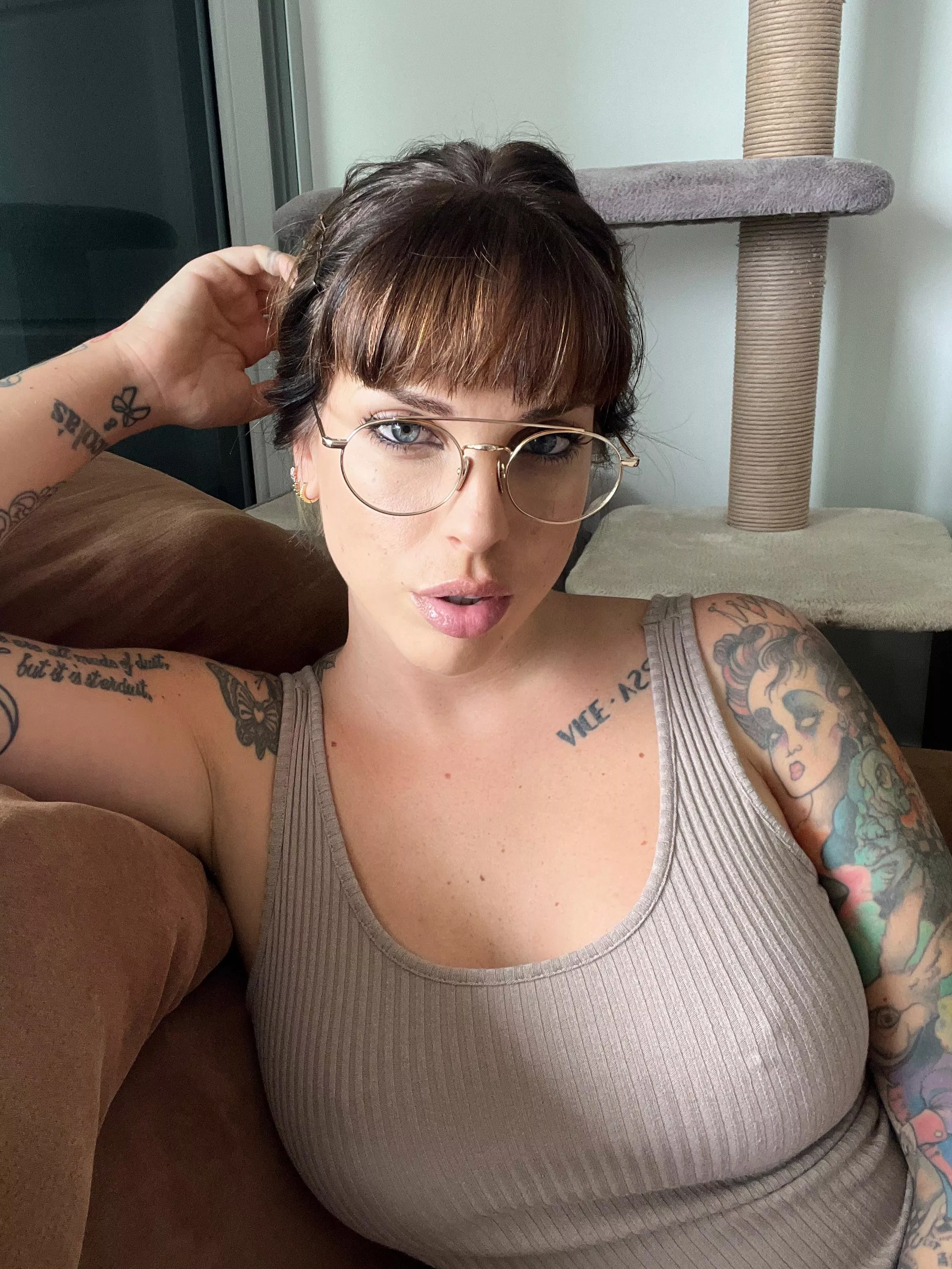 Just got new glasses! 🤗